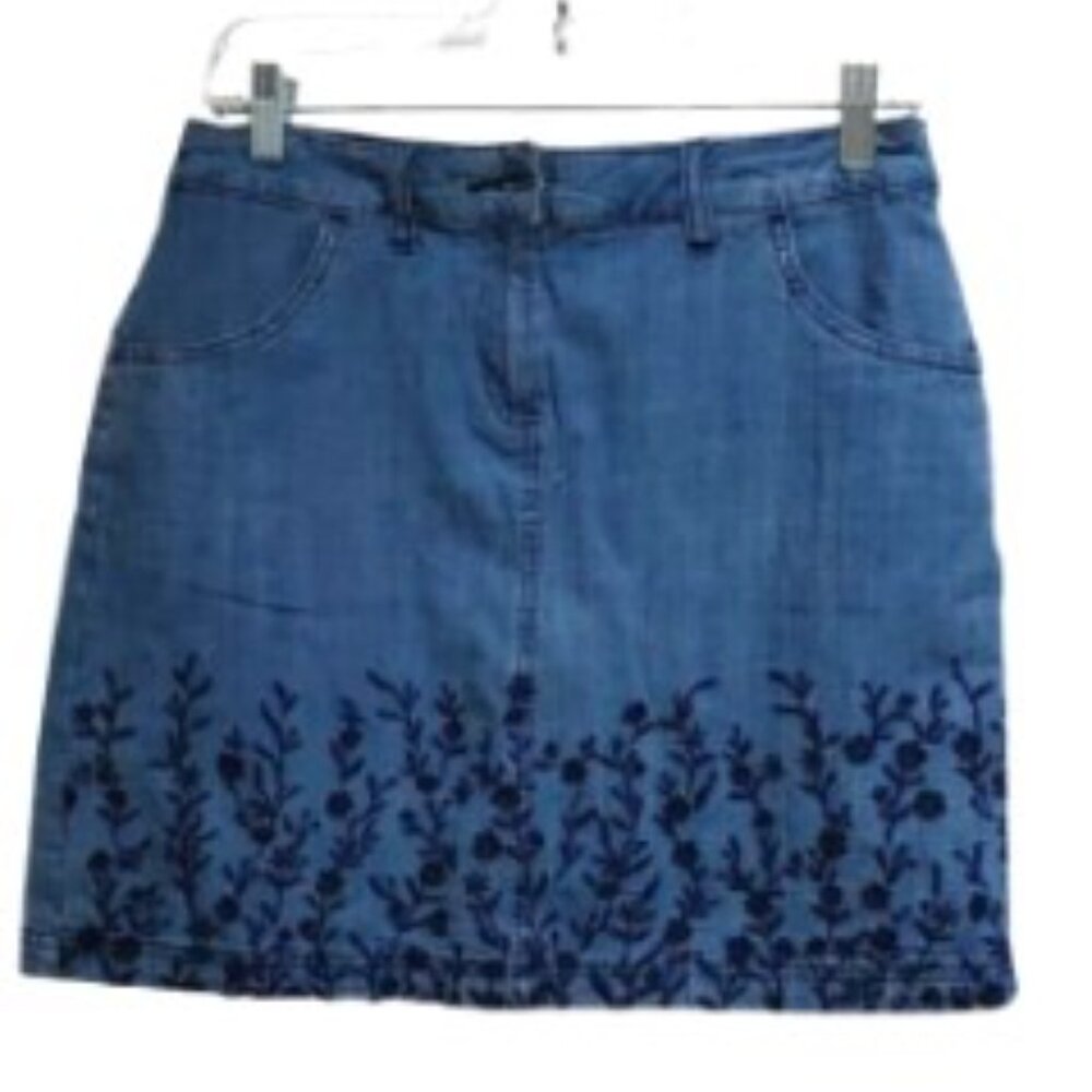 Karen Scott dark blue embroidered jeans skort size 4 petite button fly
